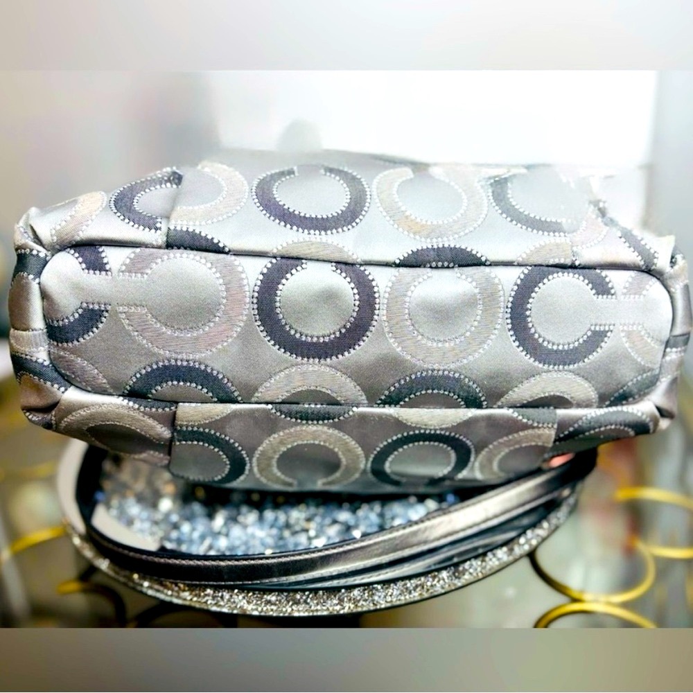 Coach Isabelle Madison silver metallic dotted Op Art Shoulder crossbody bag EUC - Picture 11 of 17